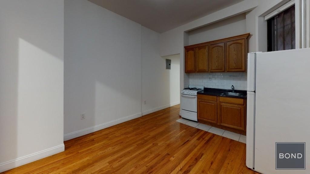 East 36th Street - Photo 3