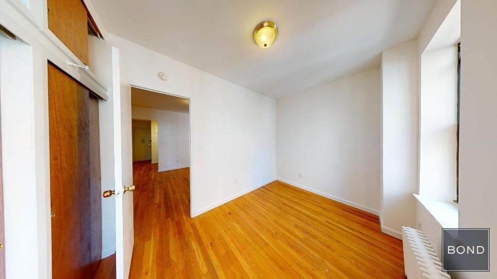 East 65th Street - Photo 5