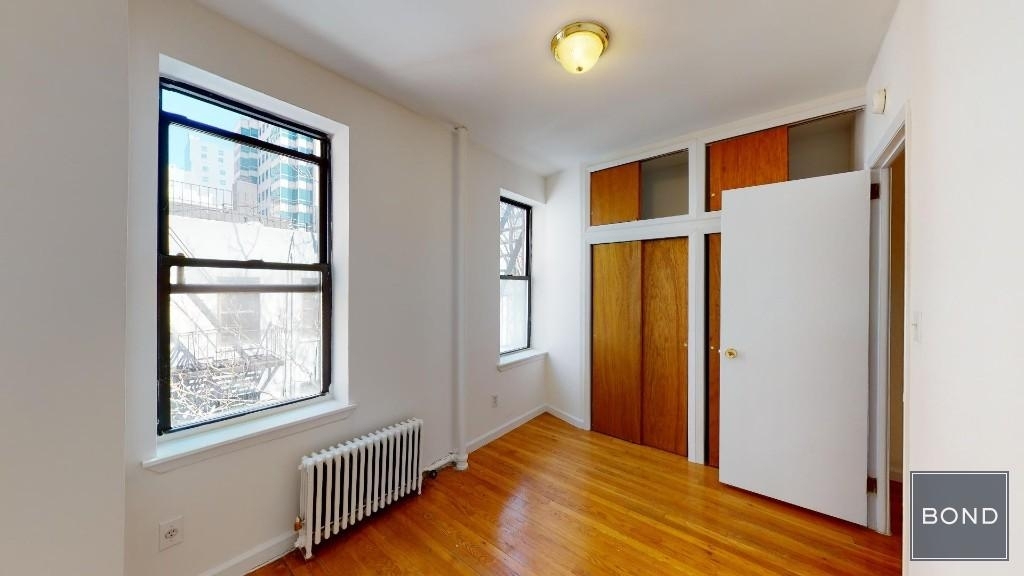 East 65th Street - Photo 4