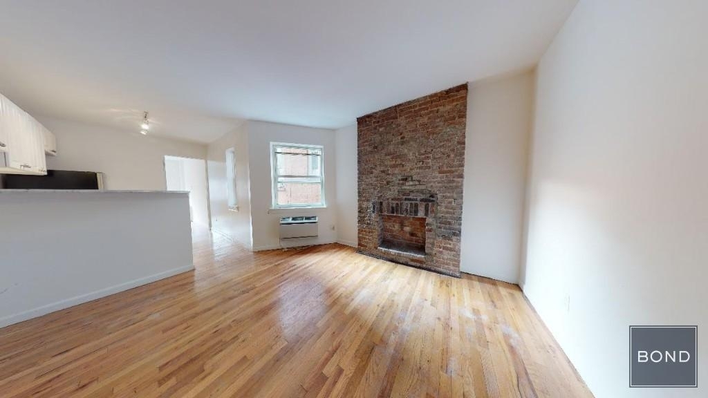 East 92nd Street - Photo 2