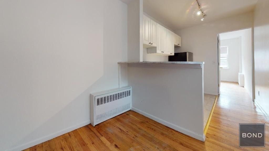East 92nd Street - Photo 4
