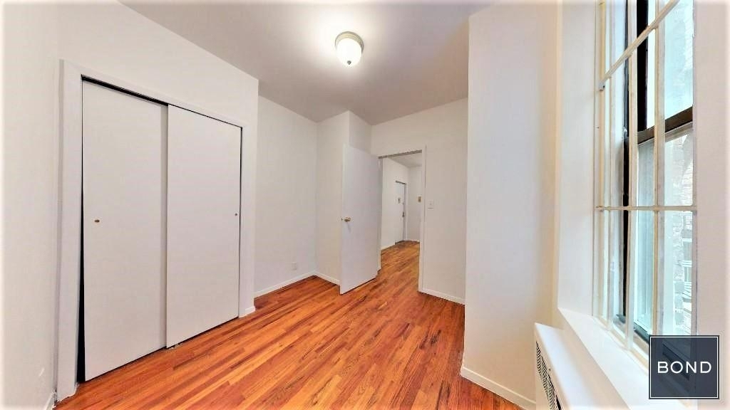 East 65th Street - Photo 5