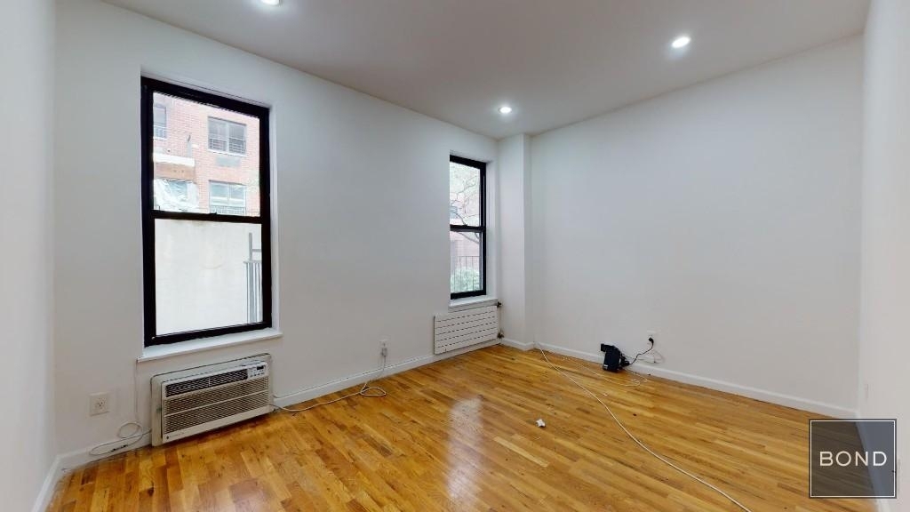 East 87th Street - Photo 4