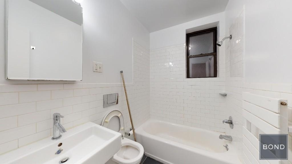 East 87th Street - Photo 10