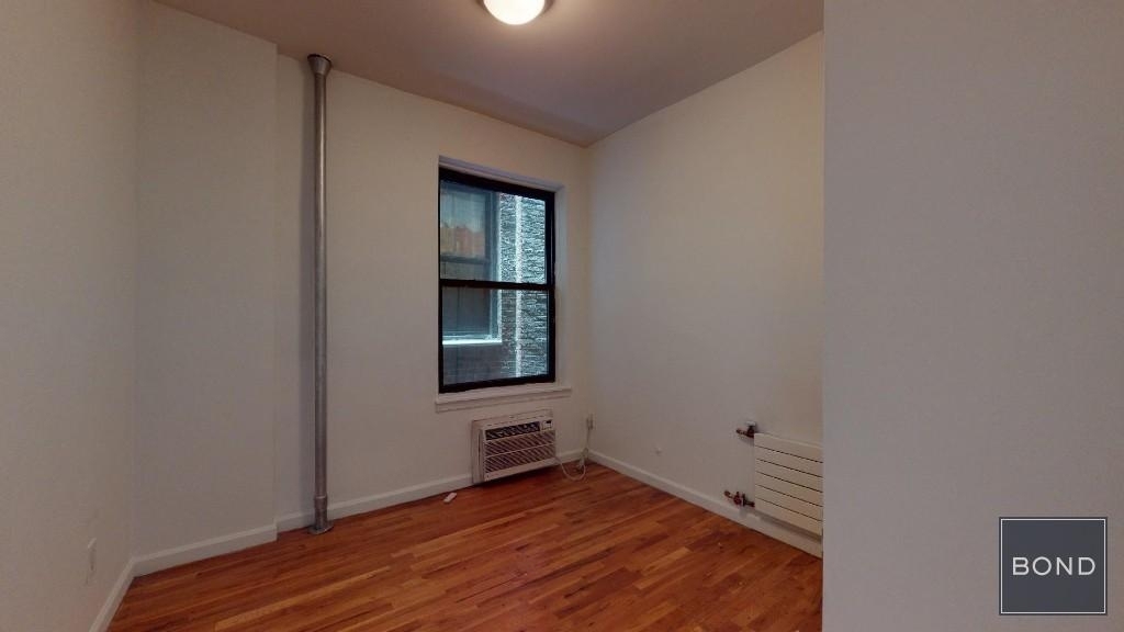 East 87th Street - Photo 6