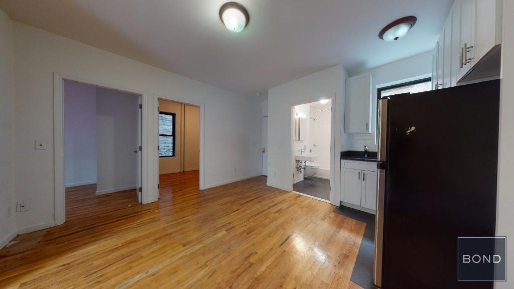 West 51st Street - Photo 10