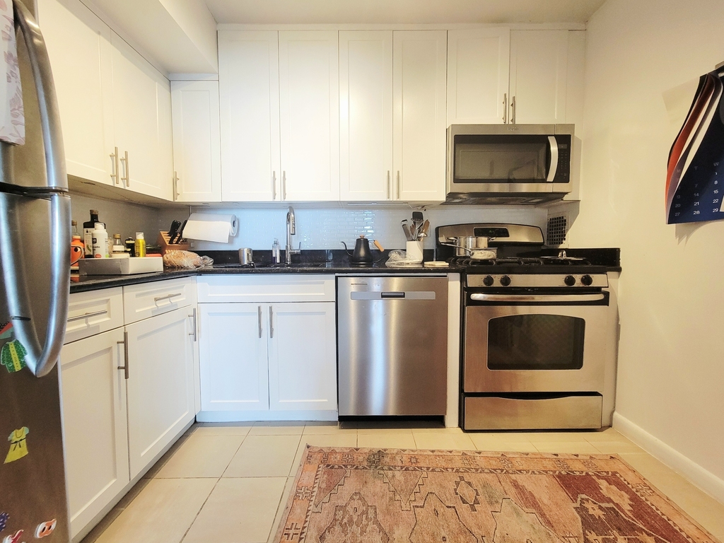355 South End Avenue - Photo 2