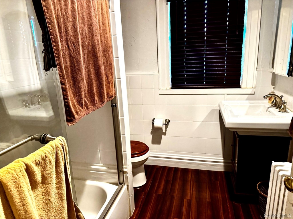 3929 Merrick Road - Photo 8