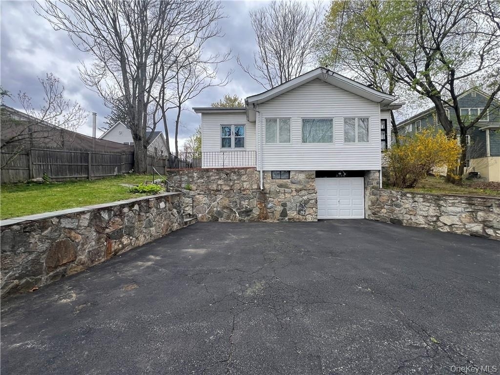 3180 Lincoln Drive - Photo 0