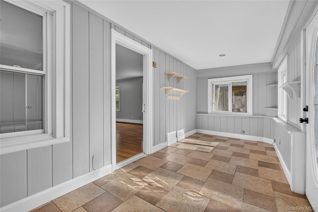 34 Winona Avenue - Photo 6
