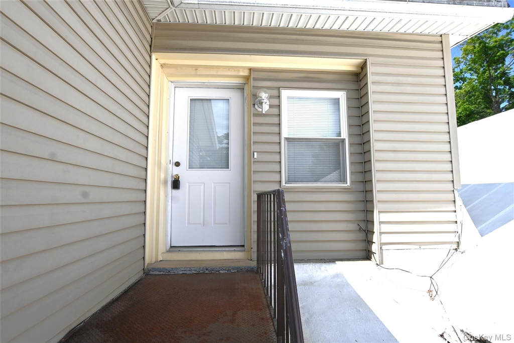 1298 Route 9w - Photo 2