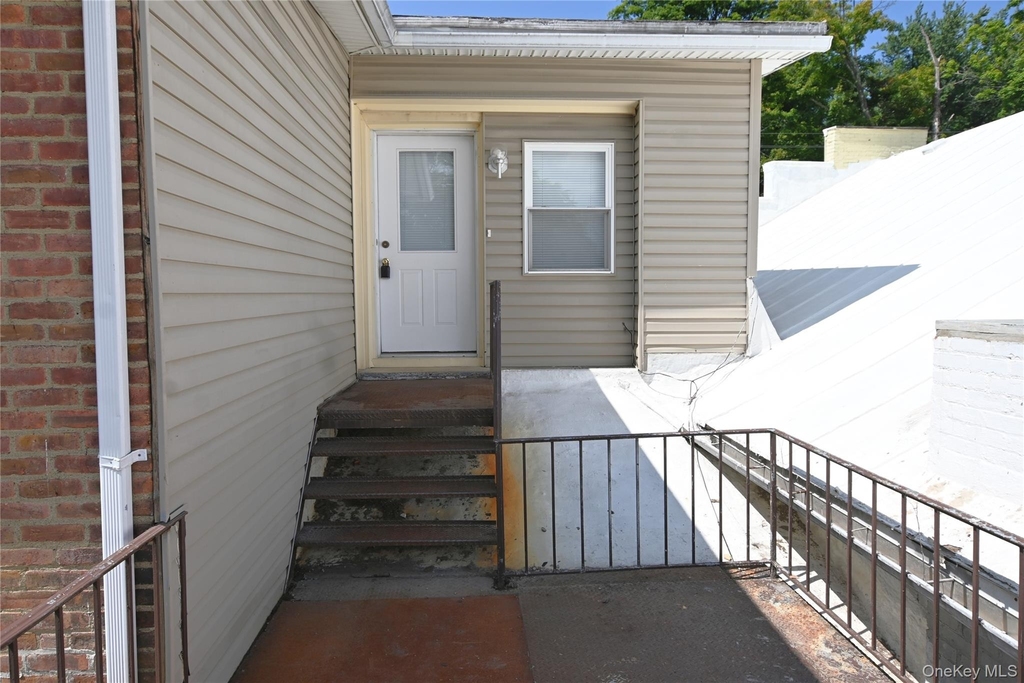 1298 Route 9w - Photo 0