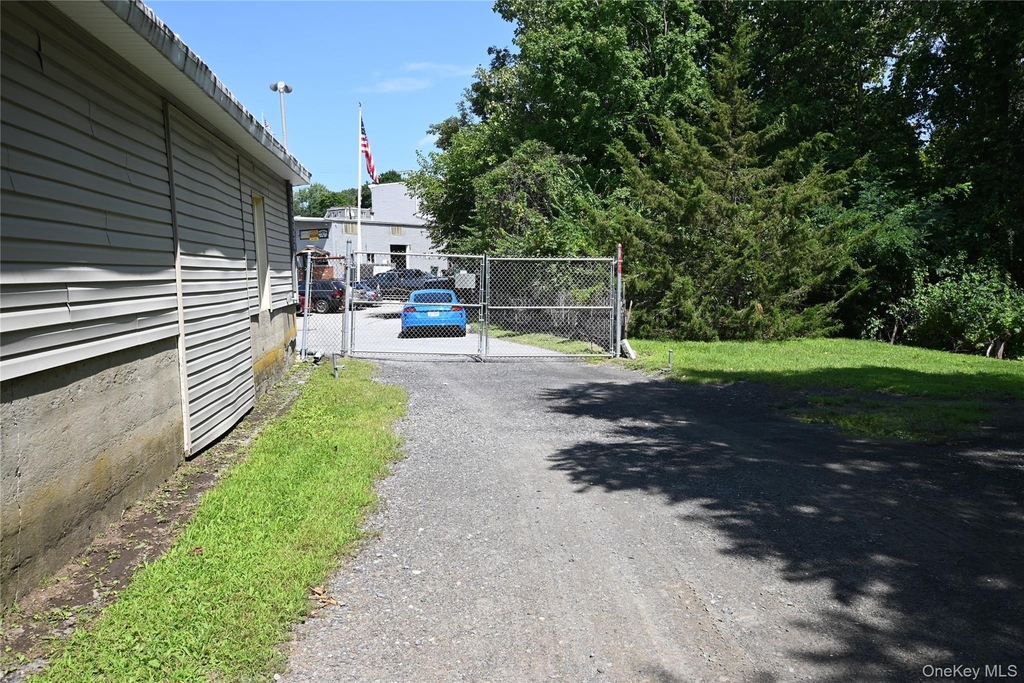 1298 Route 9w - Photo 16