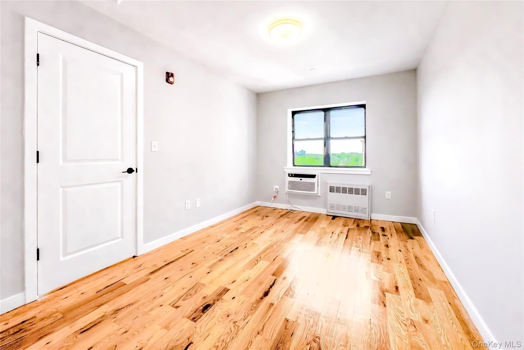 671 Bronx River Road - Photo 15