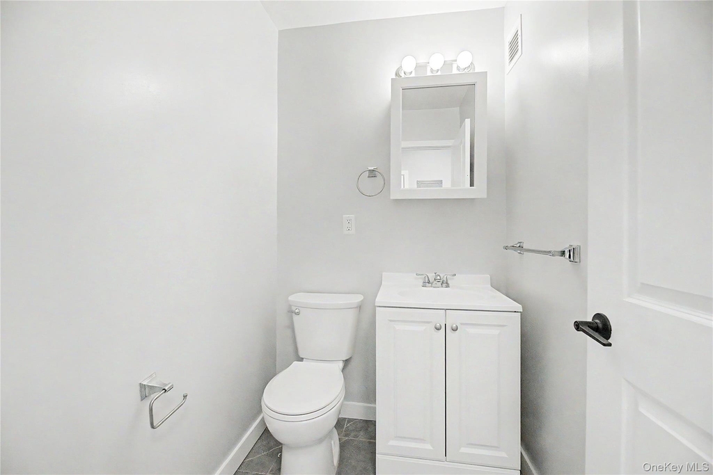 671 Bronx River Road - Photo 10
