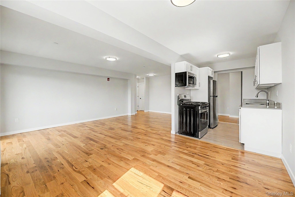 671 Bronx River Road - Photo 6