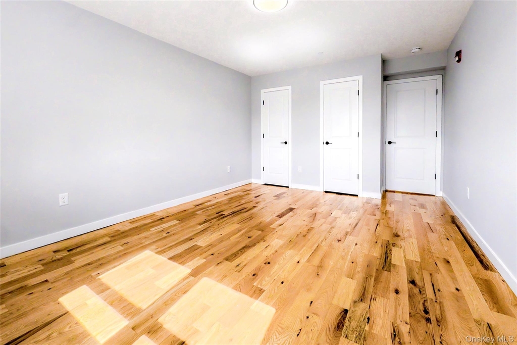 671 Bronx River Road - Photo 14