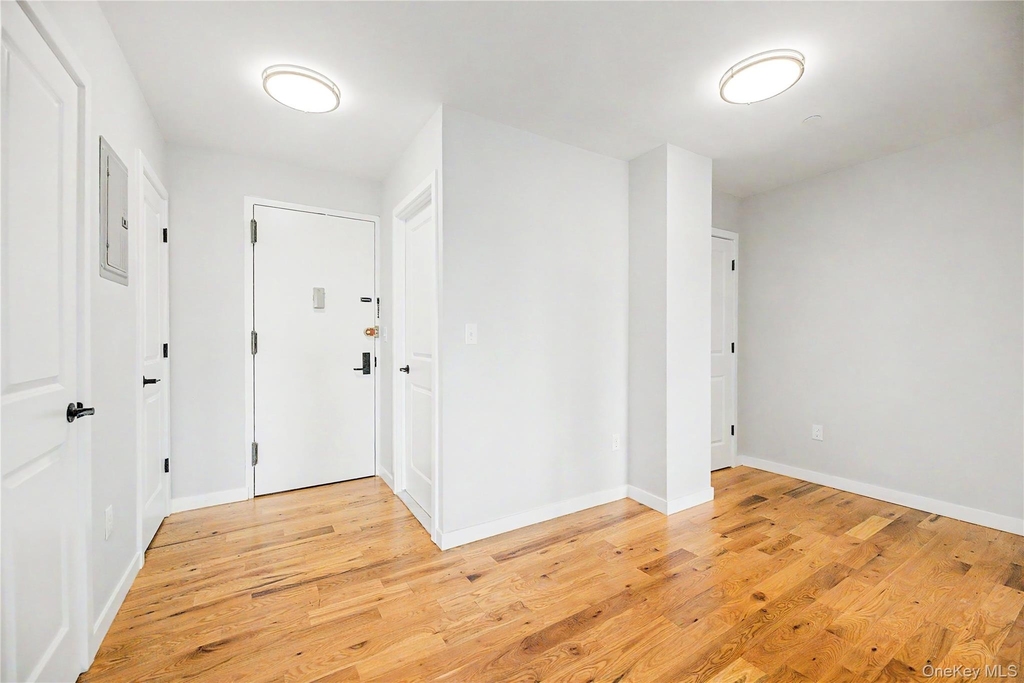 671 Bronx River Road - Photo 4