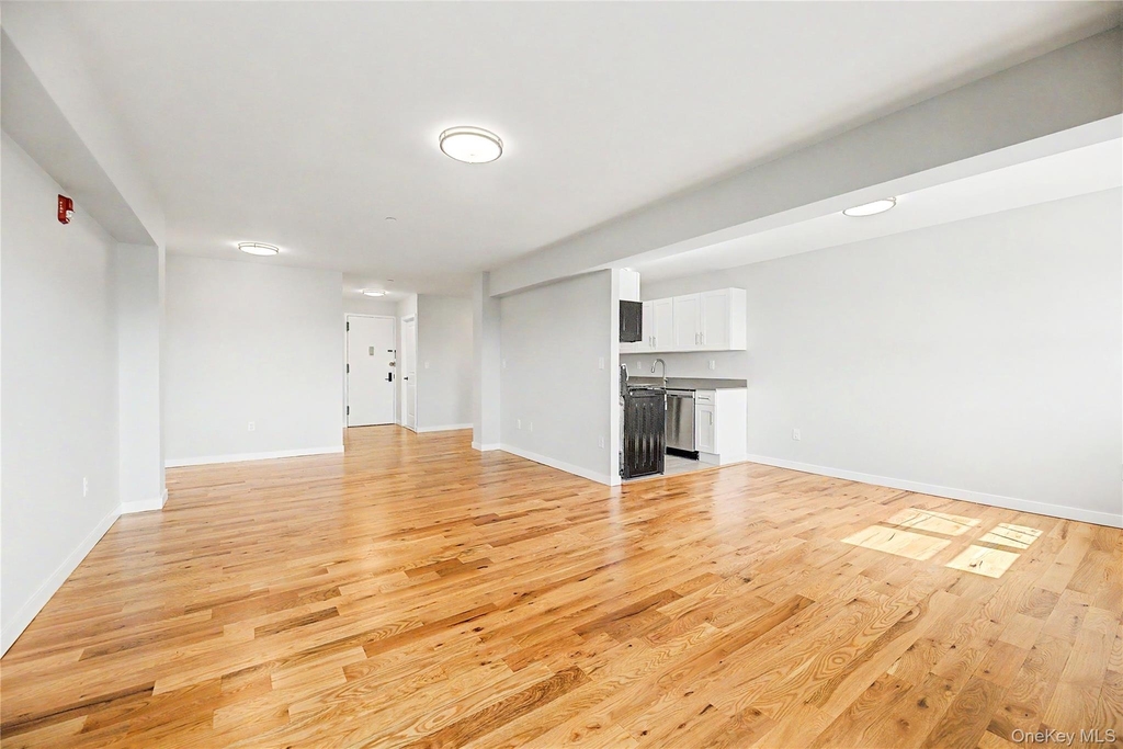 671 Bronx River Road - Photo 8