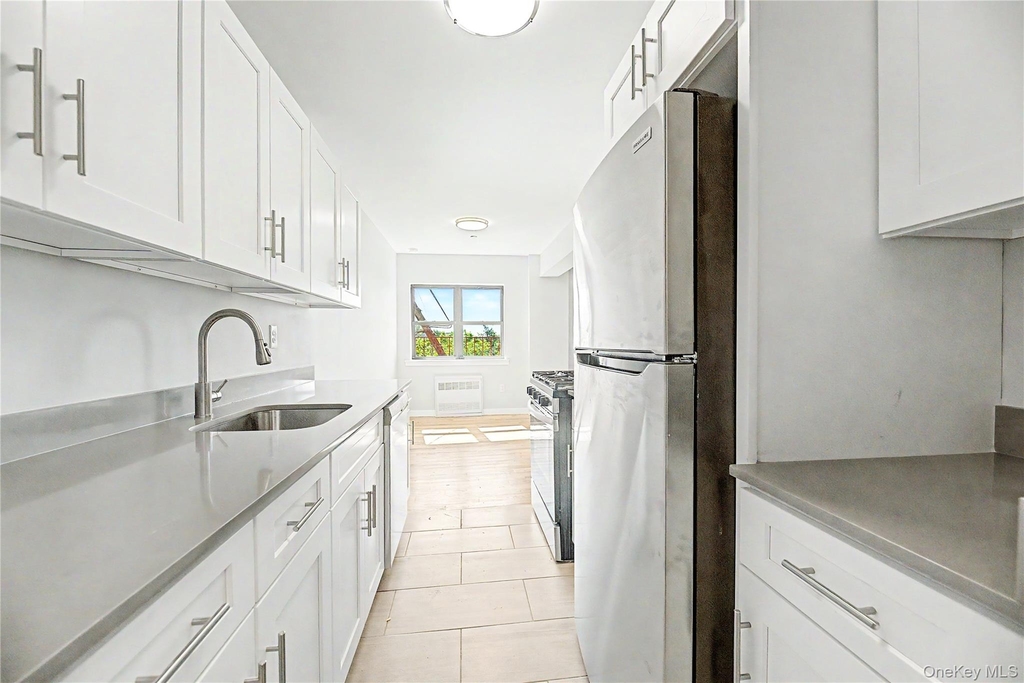 671 Bronx River Road - Photo 2