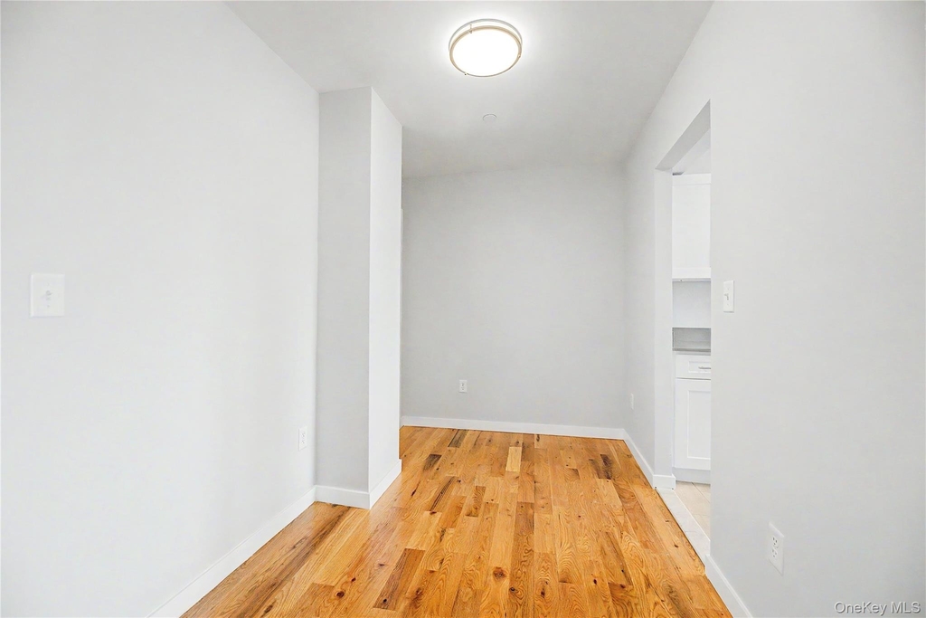 671 Bronx River Road - Photo 12