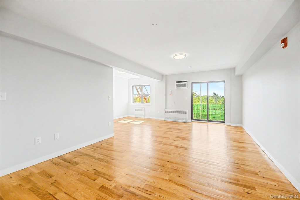 671 Bronx River Road - Photo 3