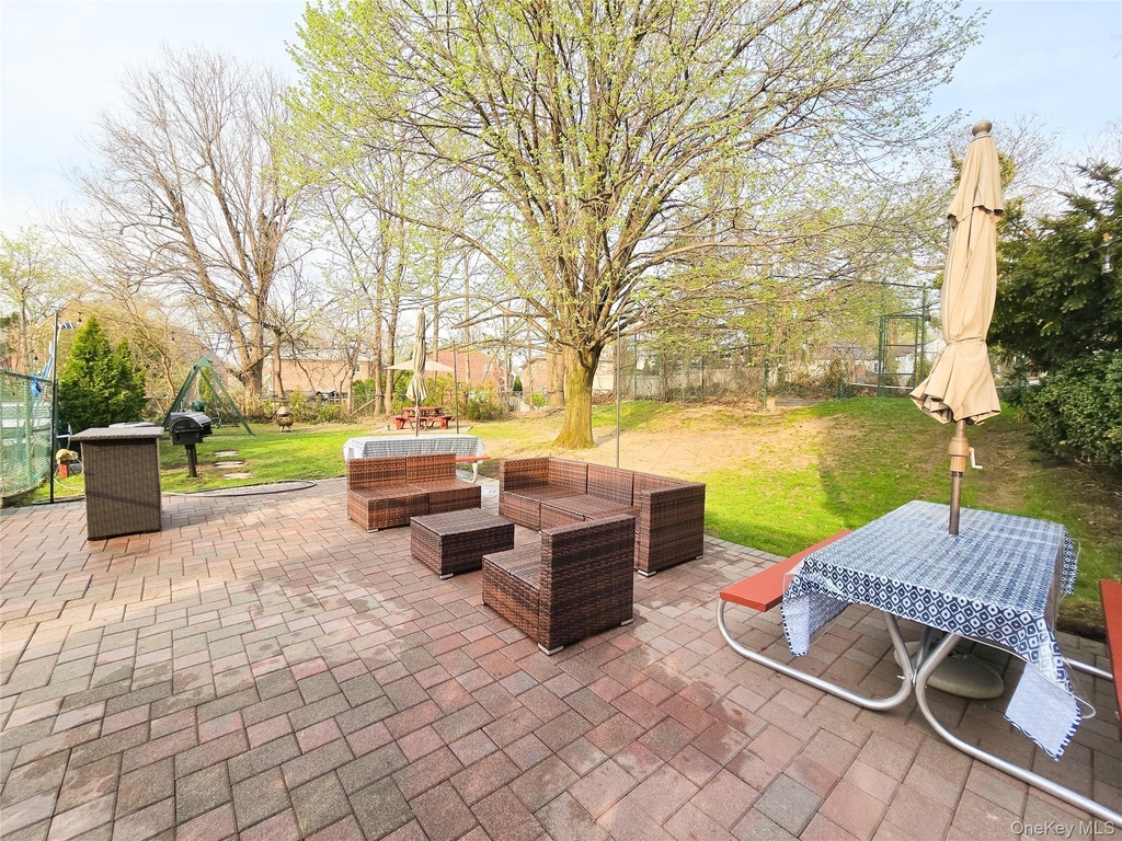 47-27 Little Neck Parkway - Photo 13