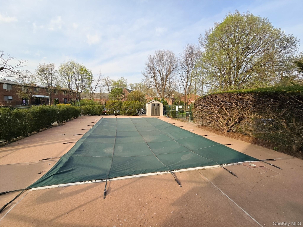 47-27 Little Neck Parkway - Photo 9