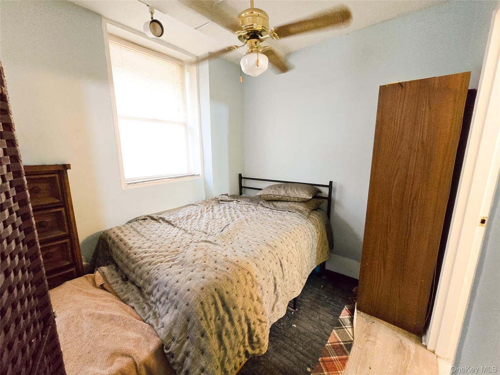 47-27 Little Neck Parkway - Photo 4