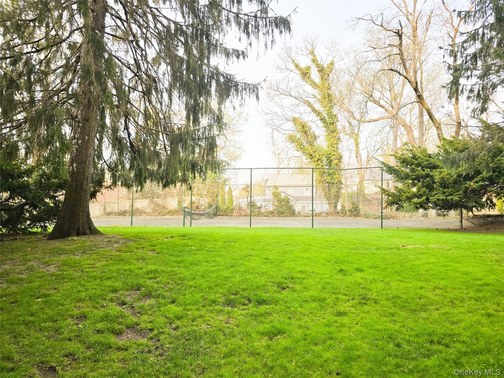47-27 Little Neck Parkway - Photo 15