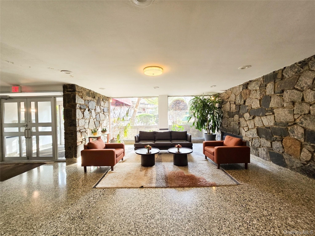 47-27 Little Neck Parkway - Photo 17