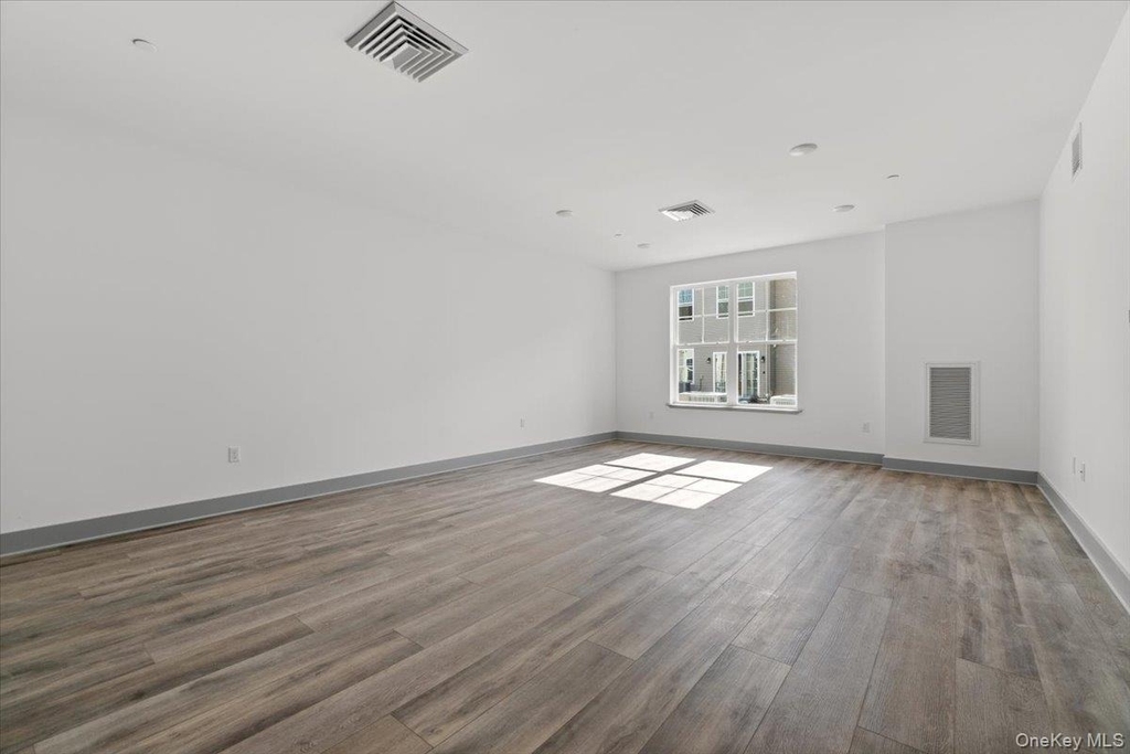 75 Forester Avenue - Photo 3