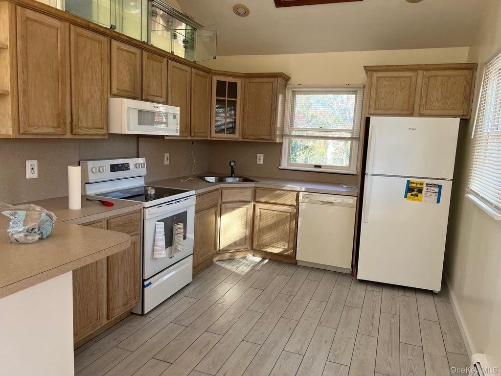 623 Chester Road - Photo 2