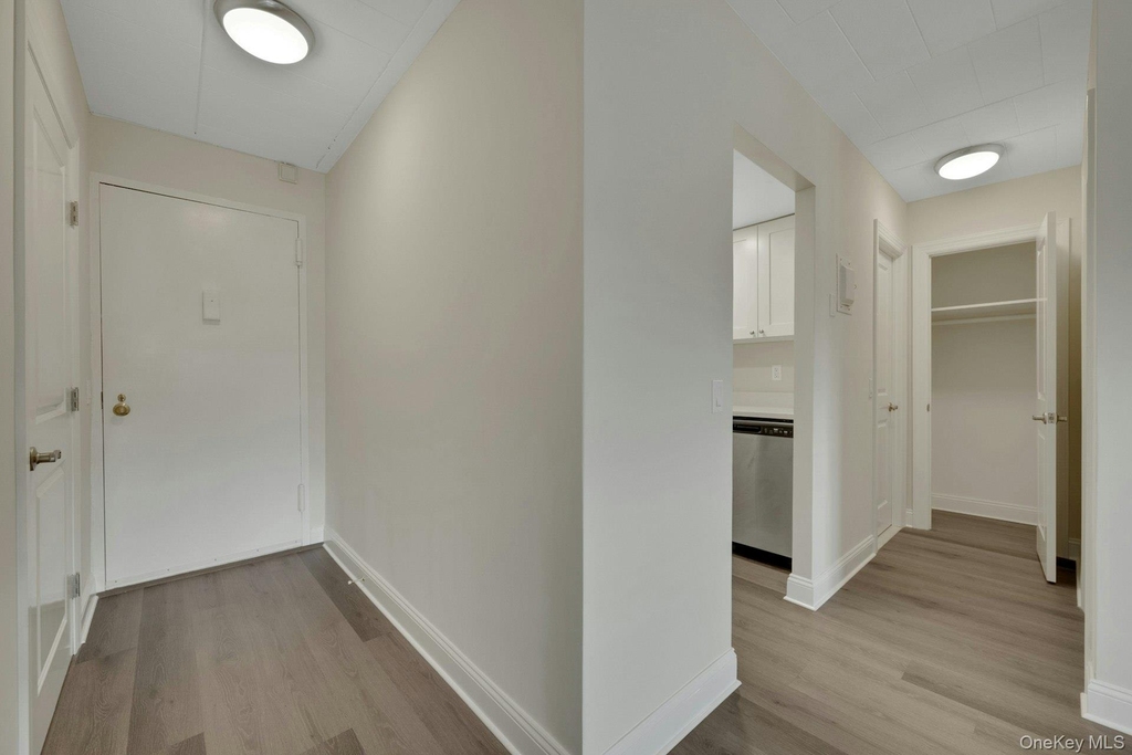 2 Park Avenue - Photo 16