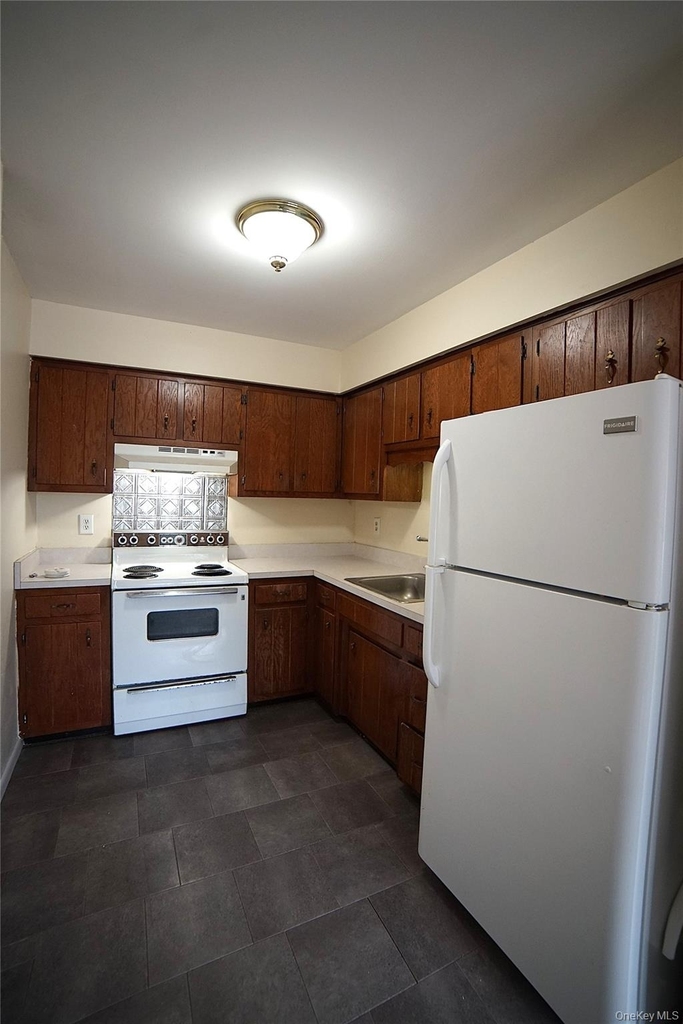 26 Railroad Avenue - Photo 5