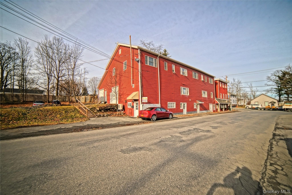 26 Railroad Avenue - Photo 1