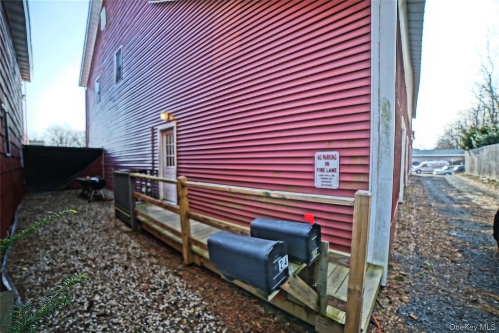 26 Railroad Avenue - Photo 0