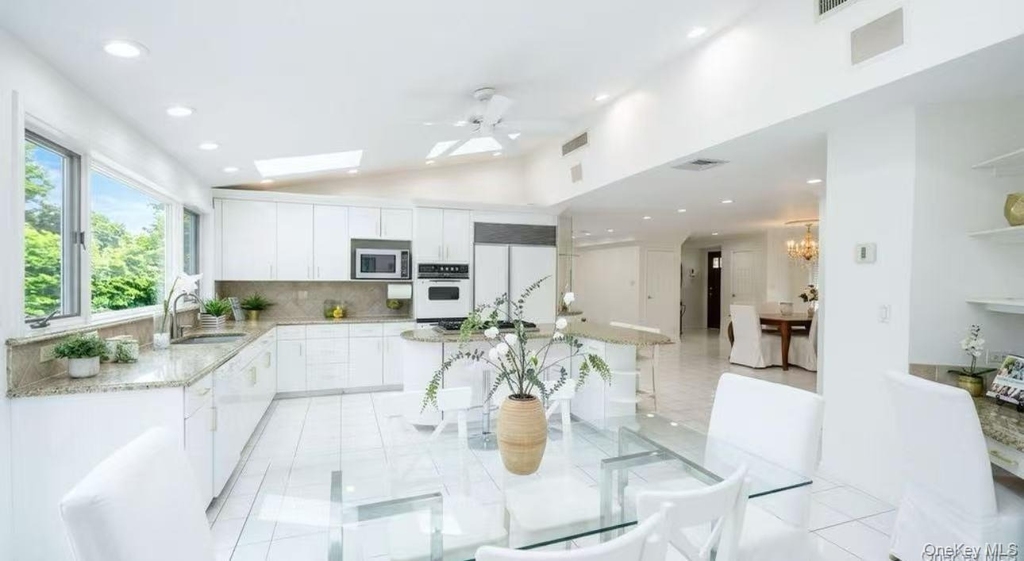 74 Rockland Drive - Photo 3