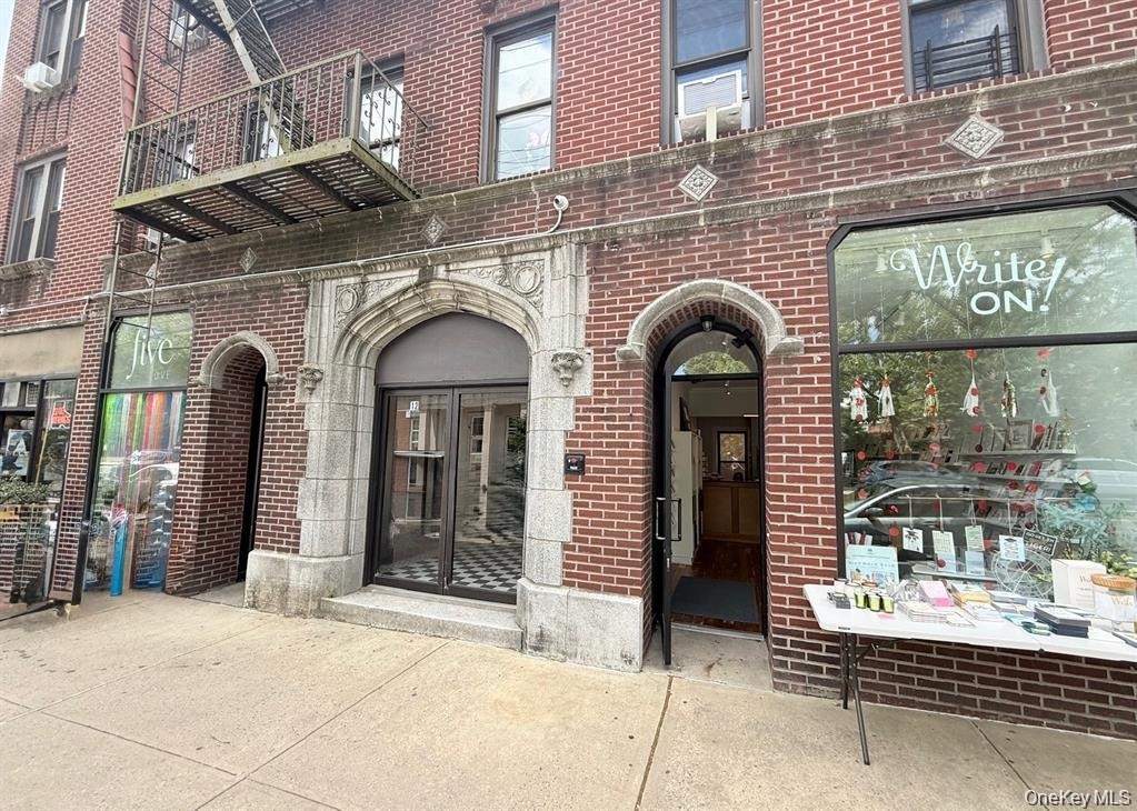 12 Chatsworth Avenue - Photo 1