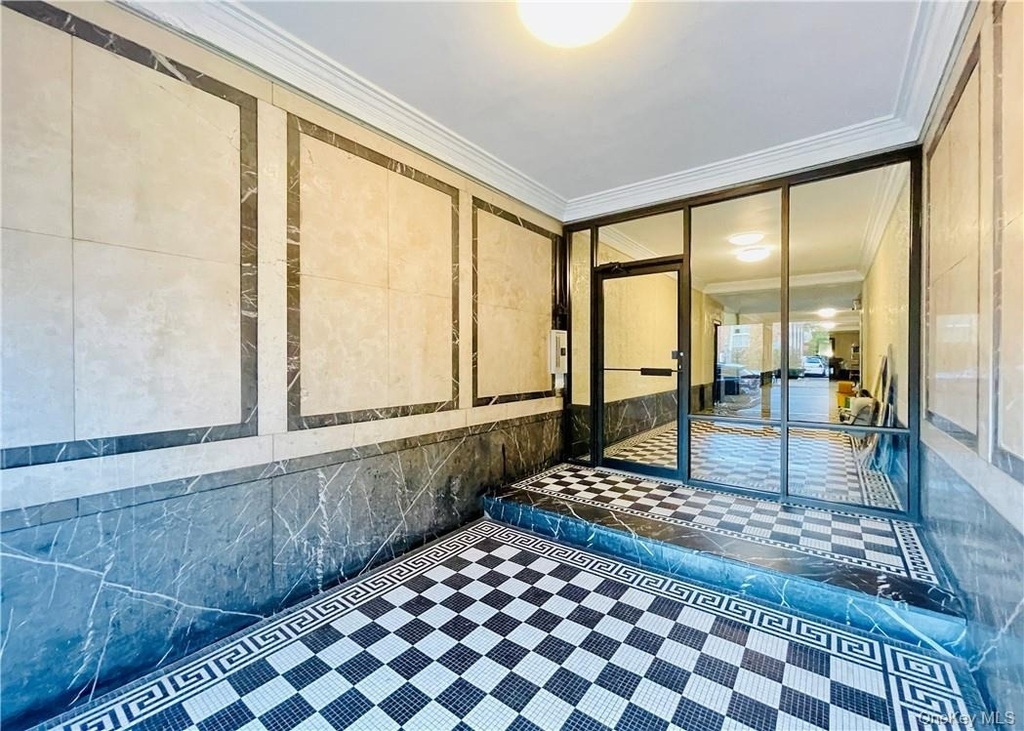 12 Chatsworth Avenue - Photo 0