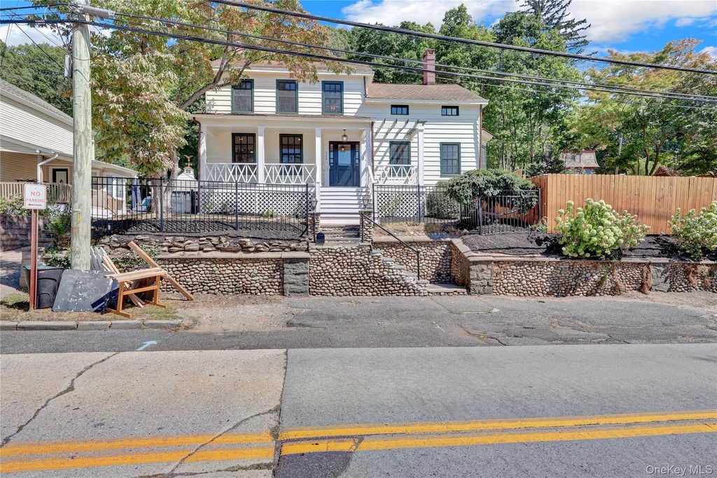 324 Woodbine Avenue - Photo 2