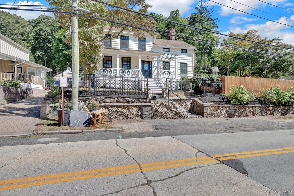 324 Woodbine Avenue - Photo 1