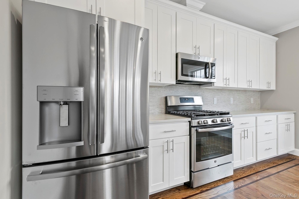 2 Ashford Avenue - Photo 2
