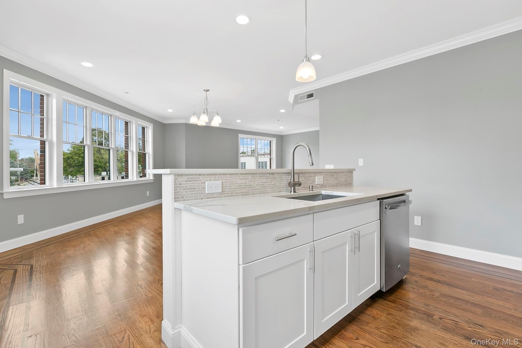 2 Ashford Avenue - Photo 3