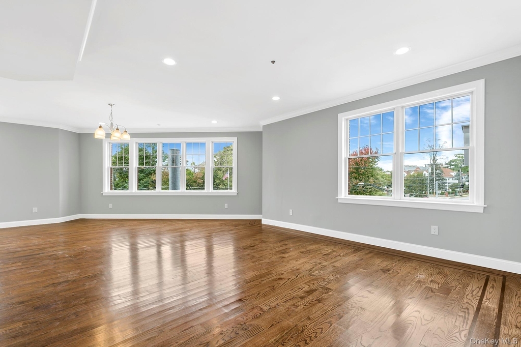 2 Ashford Avenue - Photo 1