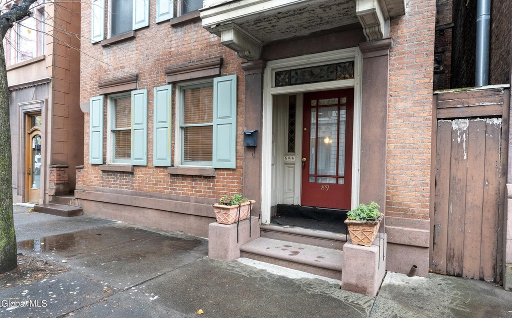 89 4th Street - Photo 0