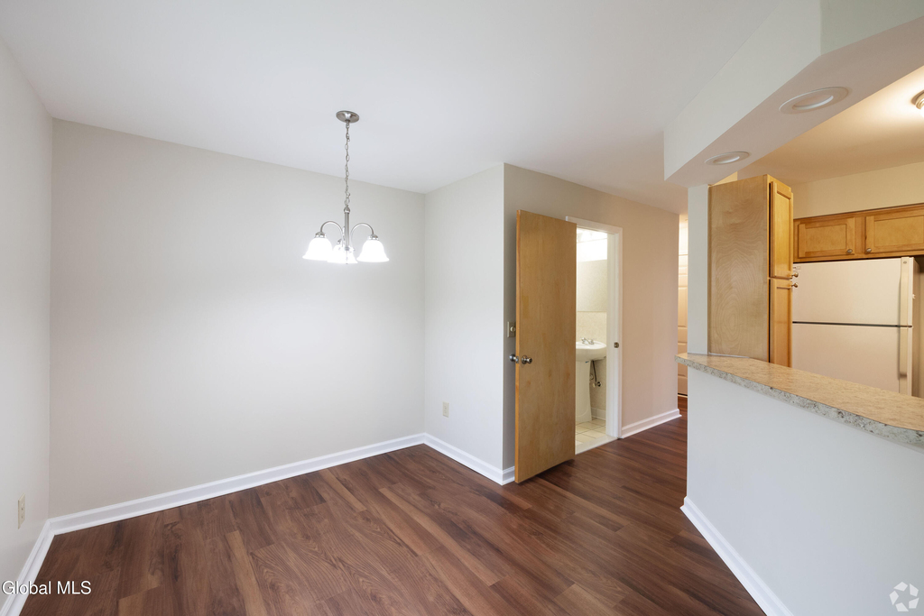 195 Van Rensselaer Boulevard - Photo 3