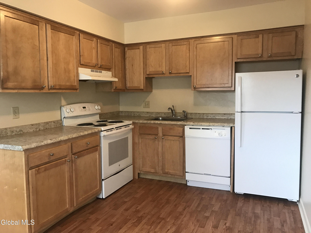 2568 Western Avenue - Photo 4