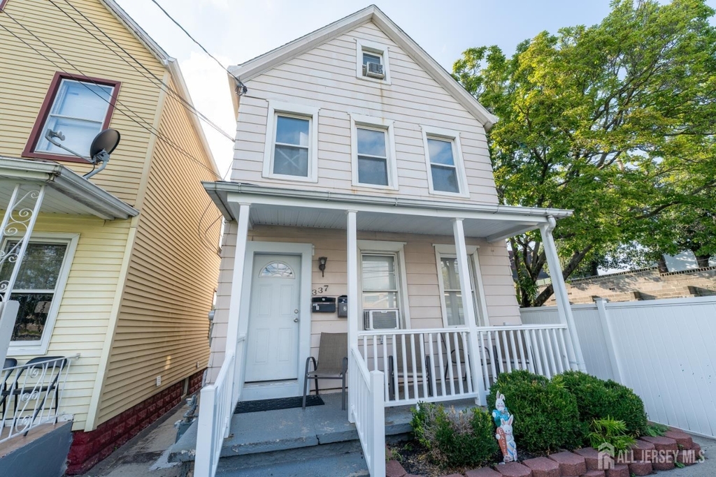 337 Convery Boulevard - Photo 0