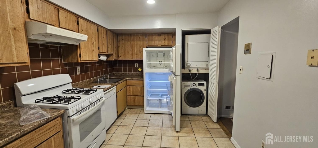 1909 Raspberry Court - Photo 5